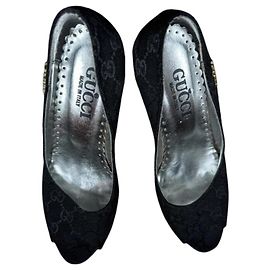 Gucci Black Lace Pumps Black