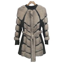 Casaco Balenciaga de pele e couro padrão chevron preto e branco Preto Branco