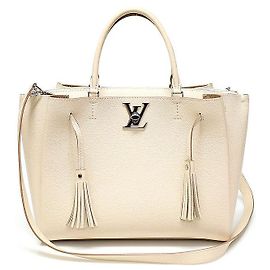 Louis Vuitton Tote Tassel em Couro Beje Creme com Fecho Prateado Lockme Marrom