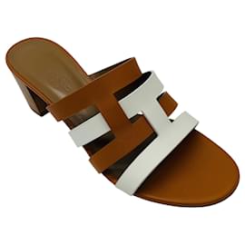 Hermès Hermes Bicolor Amica Sandale Tan / Weiß Kamel