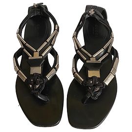 Sandali piatti Gucci in pelle nera con dettagli argentati Nero