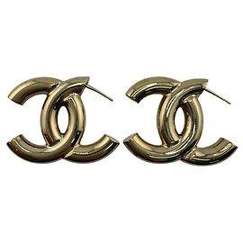Brincos de ouro com o logo Coco da CHANEL Dourado