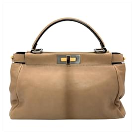 Fendi Peekaboo Medium Handtasche Kamel