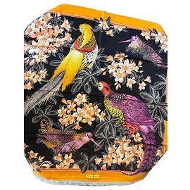 Salvatore Ferragamo Lenço de seda com estampa de pássaros e flores Preto Multicor Amarelo