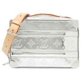 Borsa a spalla Soft Trunk con manico a specchio Monogram Louis Vuitton Argento