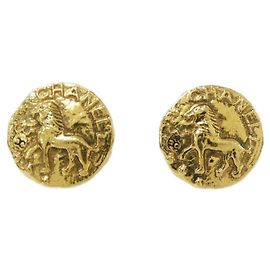 Boucles d'oreilles clips en or Chanel Doré