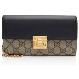 Carteira de corrente Padlock em couro de bezerro GG Supreme da Gucci Marrom Bege