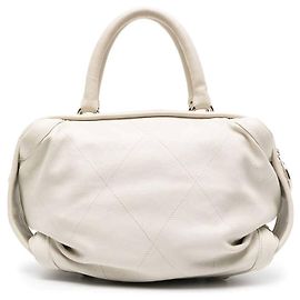 Bolsa de mão em couro acolchoado branco creme Chanel - Anos 2000 Branco Cru