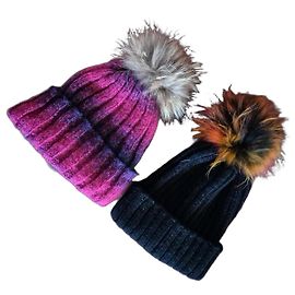 Autre Marque Cappelli in lana con pompon Nero Rosa Multicolore Porpora