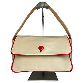 Vintage Courreges Handtasche aus Lackleder in Weiß Weiß