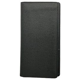 Cartera Larga Brazza en Taiga Louis Vuitton Gris
