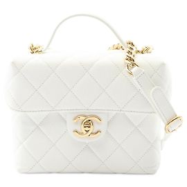 Estojo de vaidade em caviar branco acolchoado Chanel com corrente Branco Cru