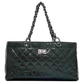 Chanel Tasche aus grünem Lackleder Grün