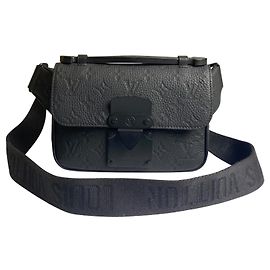Borsa a tracolla S Lock in taurillon monogram nero opaco Louis Vuitton Nero