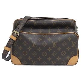 Sac à épaule Monogram Nile de Louis Vuitton Marron