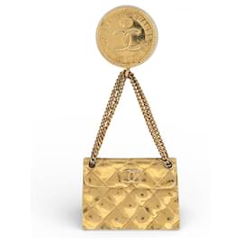 BROCHE VINTAGE CHANEL MEDALLÓN CHARME CC BOLSO TIMELESS 1986 DE CASTELLANE Dorado