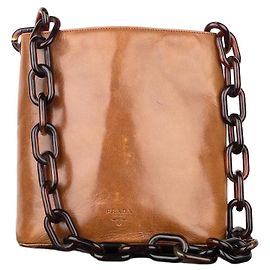 Prada AW96 Schultertasche aus Leder mit Kette Braun