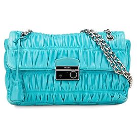 Bolsa de Ombro em Couro Nappa Gaufre da Prada Azul
