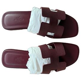 Hermès Oran Sandals in Rough H - 38.5 - UNWORN Dark red