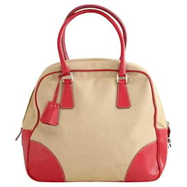 Prada Bolsa de ombro bege Bege