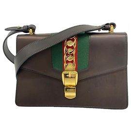 Bolsa de Ombro Gucci Sylvie Preto