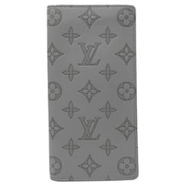 Cartera Brazza Monogram Shadow Louis Vuitton Gris