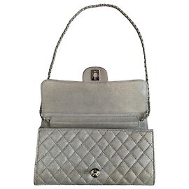 Chanel East West Clutch mit Silberkette Silber