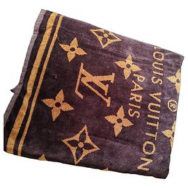 Toalla Louis Vuitton Monogram Castaño Dorado