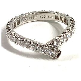 HARRY WINSTON Platinum Ribbon Band Diamond Ring Silvery
