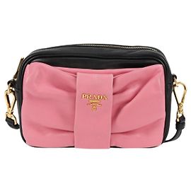 Bolsa transversal Prada Bow em couro nappa Preto