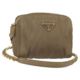 Bolsa de Ombro com Corrente Prada em Nylon Marrom Dourado Auth bs33167 Marrom Dourado