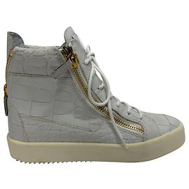 Graue Leder High-Top-Sneaker mit Krokodilprägung von Giuseppe Zanotti Grau