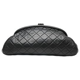 Chanel Schwarze gesteppte Lammleder Timeless Kisslock Clutch Schwarz