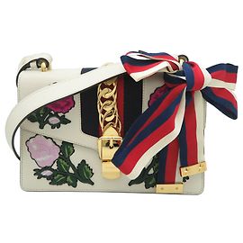 Bolsa de Ombro Gucci Sylvie Flower para Mulheres Branco