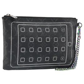 CAPA DE IPHONE LOUIS VUITTON Monogram Eclipse Fragment M64449 LV Auth 159835 Monograma