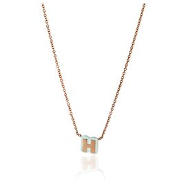 Autre Marque Mini Initial H Anhänger aus Roségold mit Babyblauem Emaille Andere