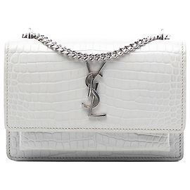 Carteira com corrente Monogram Sunset em couro cinza com estampa de crocodilo da Saint Laurent Marrom Cinza