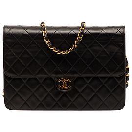 Chanel Preto Médio CC Matelassê em Couro de Cordeiro com Aba Única Preto