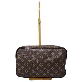 LOUIS VUITTON Monogram Canvas Trousse Toilette 28 Clutch Brown Brown