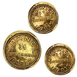 Set di Orecchini e Spilla CHANEL Vintage 31 Rue Cambon D'oro