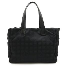 Bolsa tote de nylon da nova linha de viagem da Chanel Marrom Preto
