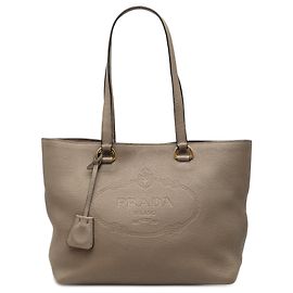 Bolsa Tote Prada em Vitello Daino Canapa Marrom com Logo Marrom Taupe