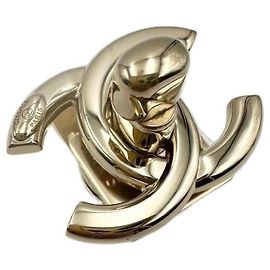 Fivela CC turnlock CHANEL ouro Dourado
