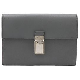 Prada Saffiano Clutch Tasche 2-in-1 aus Leder in Grau Braun