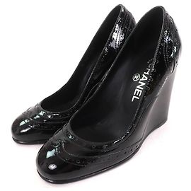 Chanel G31216 Patent Leather Pumps Black