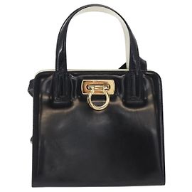 Salvatore Ferragamo Gancini en cuir verni Noir