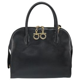 Salvatore Ferragamo Gancini en cuir Noir