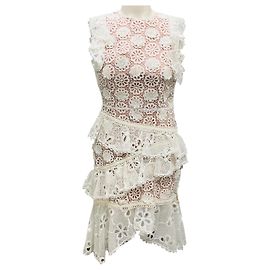 Gestuftes Blumenspitze-Kleid Alexis White Weiß