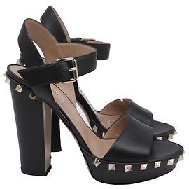 Valentino Garavani Rockstud Platform Sandals in Black Leather Black