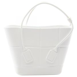 Bottega Veneta Die Arco-Handtasche Weiß